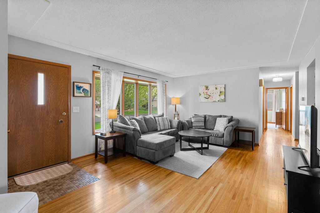 Photo of 4717 Utah Avenue N, New Hope, MN 55428 (MLS # 7052972)