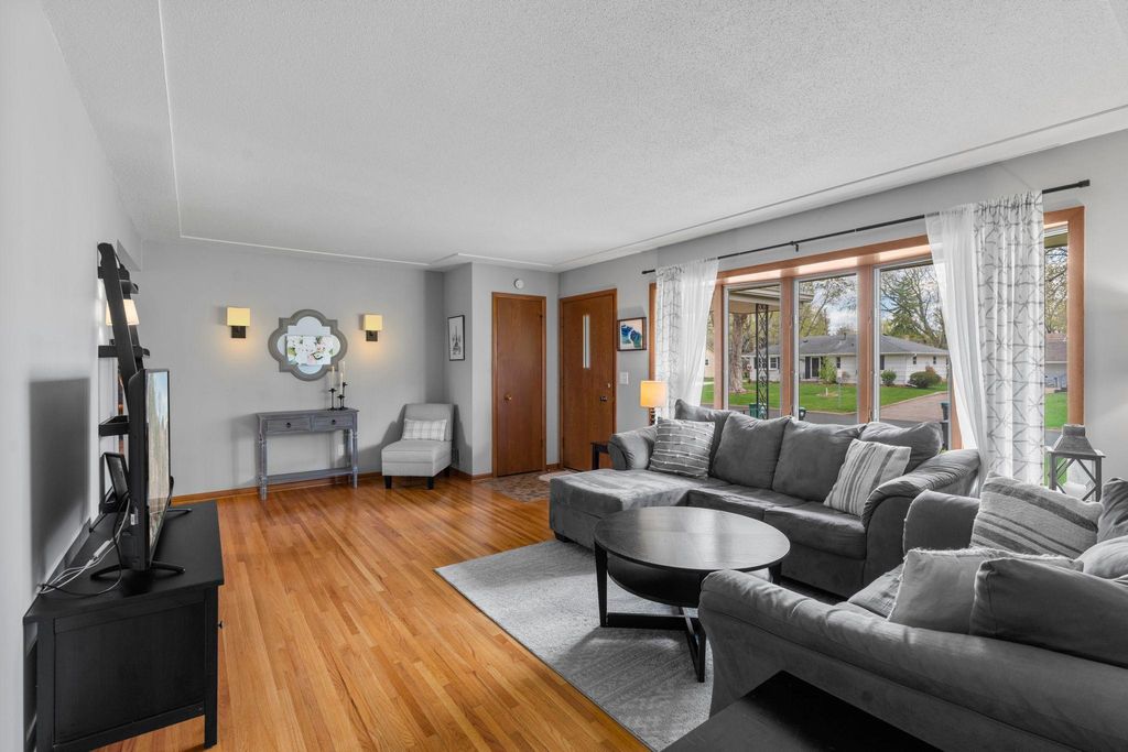Photo of 4717 Utah Avenue N, New Hope, MN 55428 (MLS # 7052972)