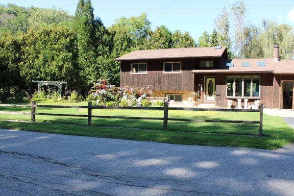 S3561 CHICKEN VALLEY RD, FOUNTAIN CITY, WI 54629 - Image dc025fc60a84809a42fb9fdc7e6b7344/965369541