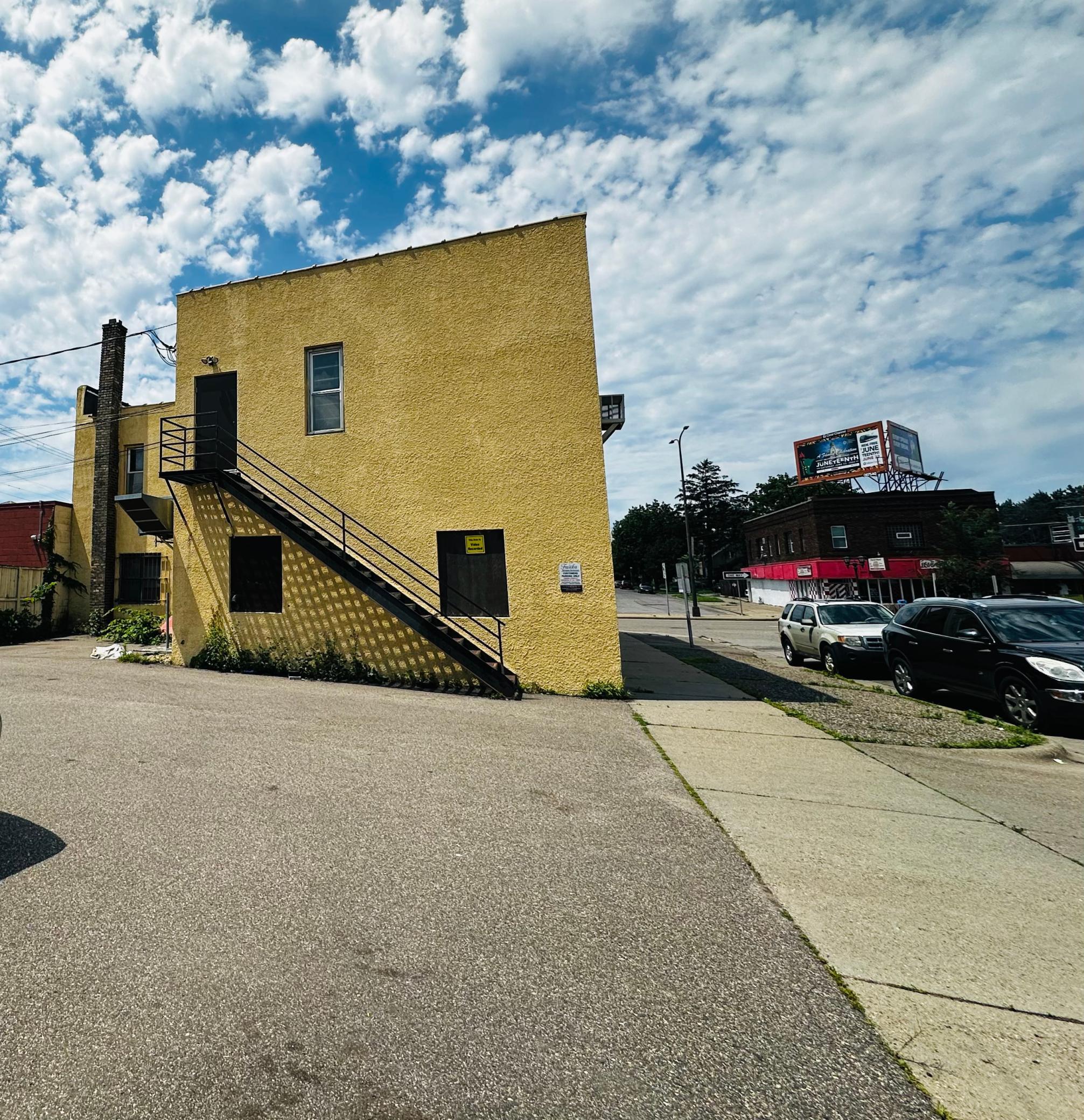 510 Snelling Avenue N