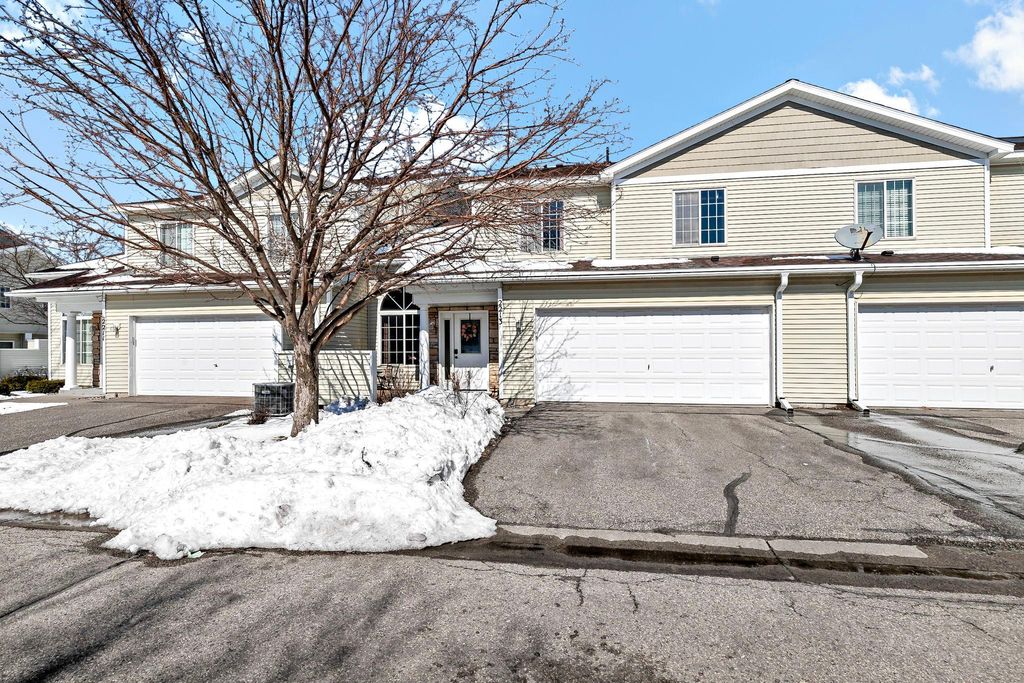 Photo of 2213 Holly Curve, Hudson, WI 54016 (MLS # 7023949)
