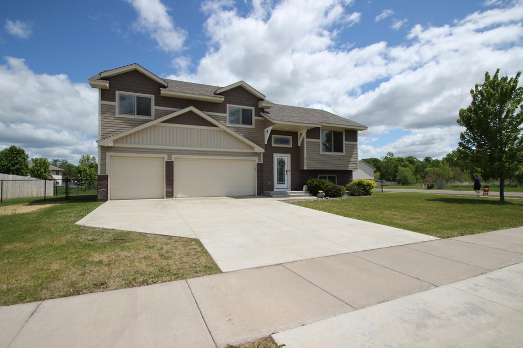 Photo of 37621 Hawthorne Avenue, North Branch, MN 55056 (MLS # 7136639)