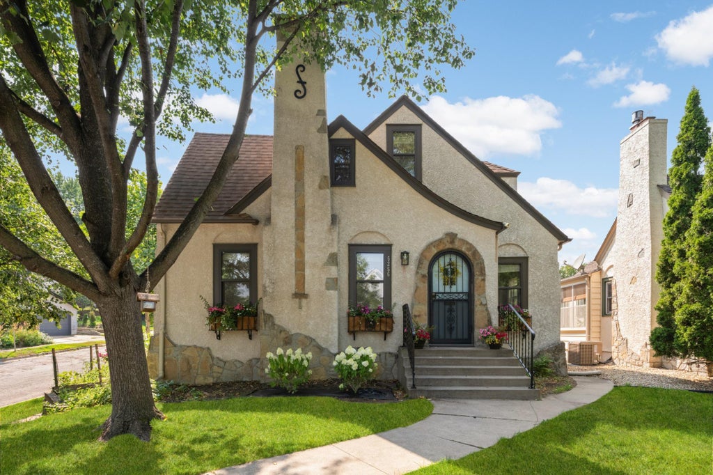 Photo of 5256 Drew Avenue S, Minneapolis, MN 55410 (MLS # 7112464)