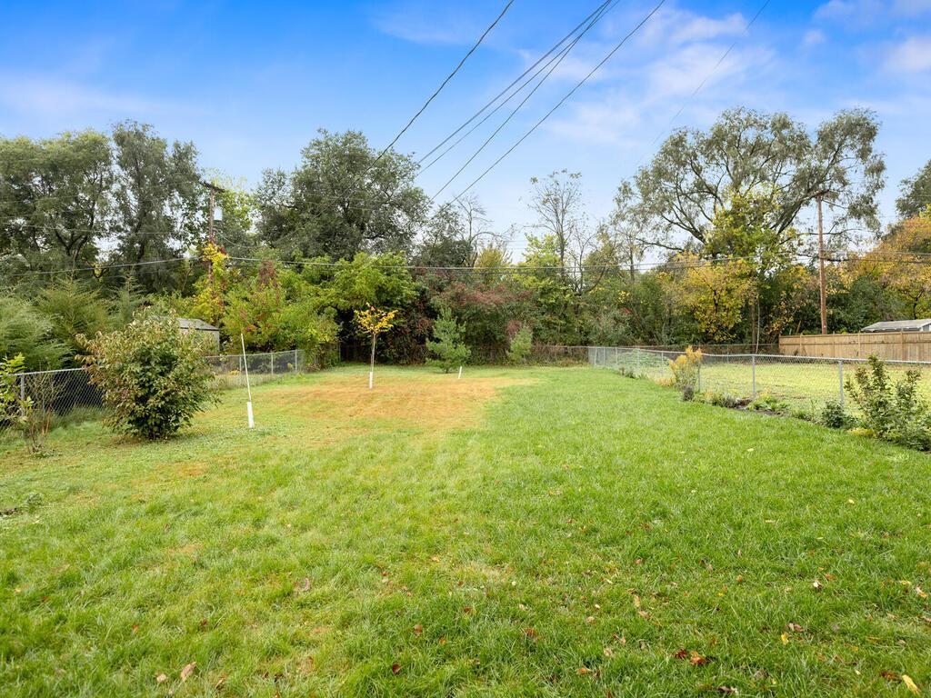 1075 Saint Paul Avenue