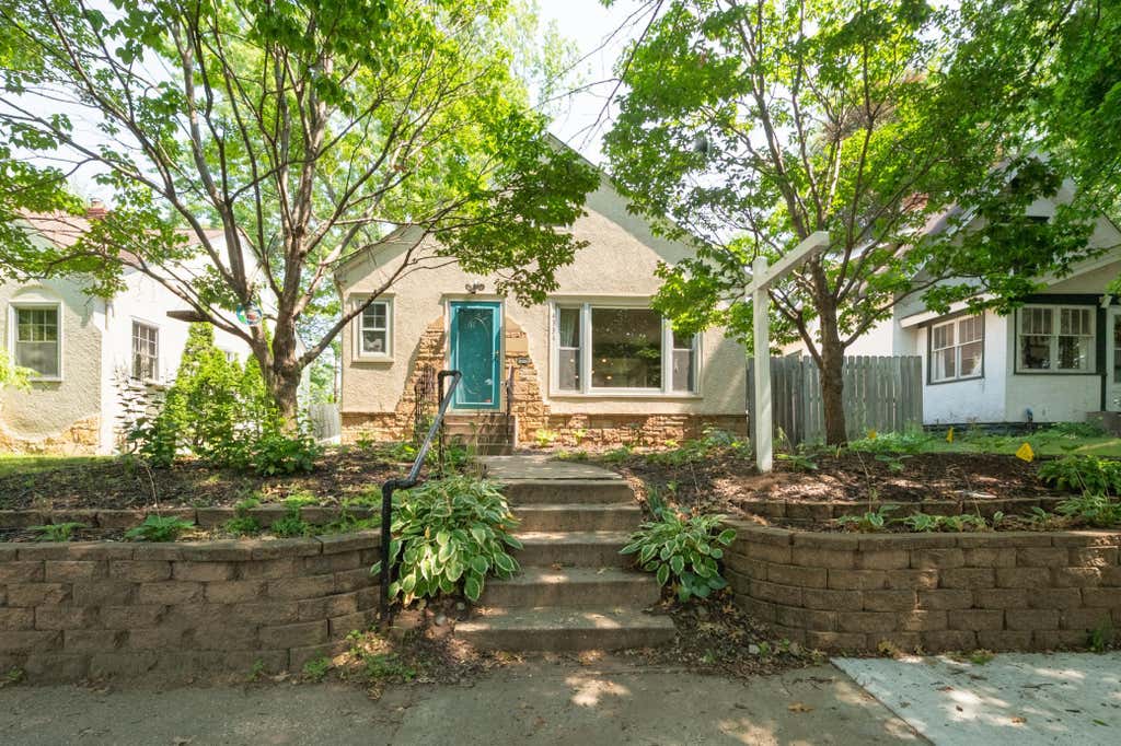 Photo of 4334 Oliver Avenue N, Minneapolis, MN 55412 (MLS # 7105070)