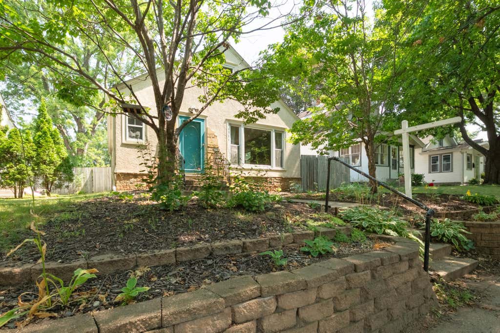 Photo of 4334 Oliver Avenue N, Minneapolis, MN 55412 (MLS # 7105070)