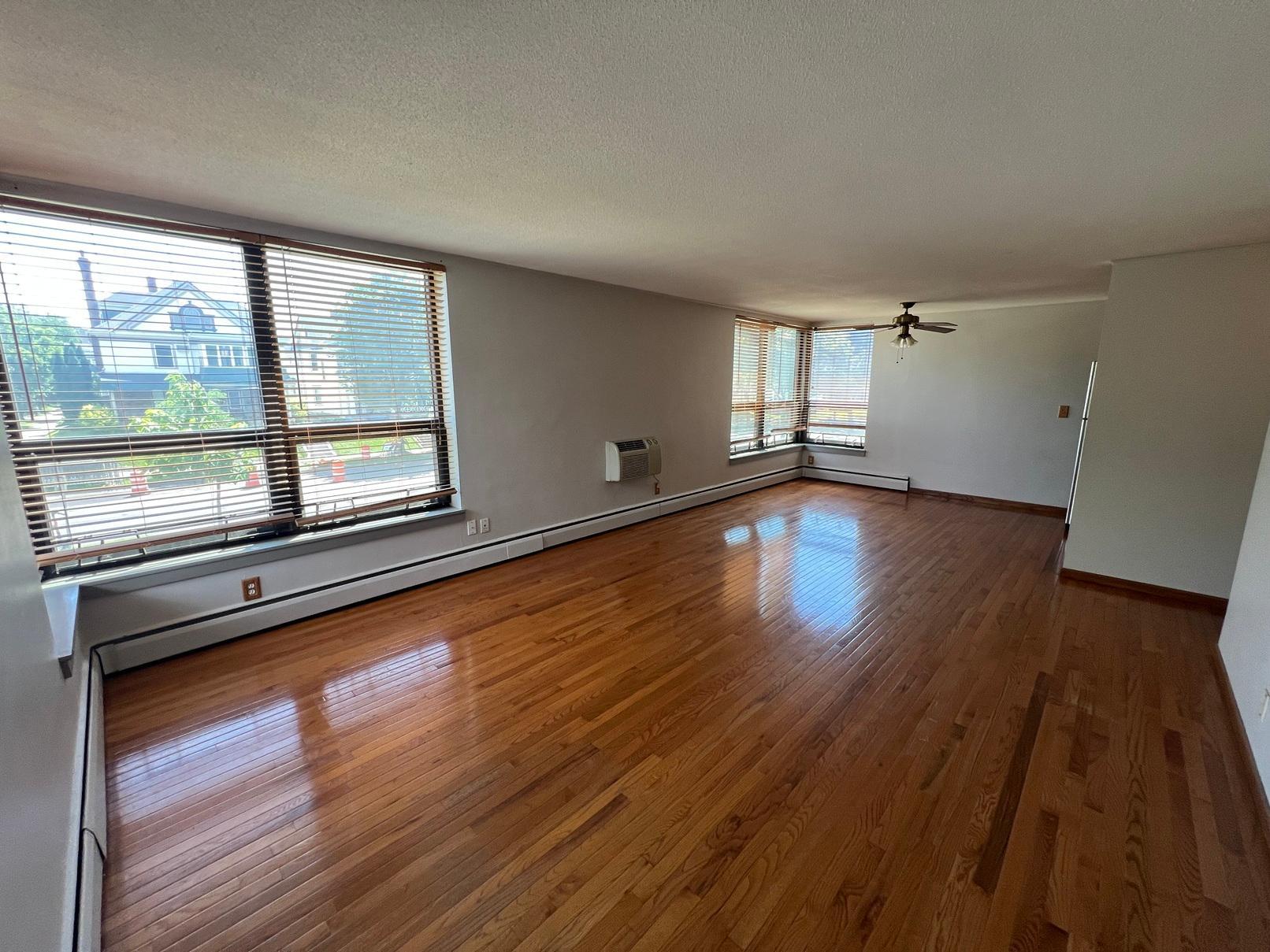2500 Blaisdell Avenue 211