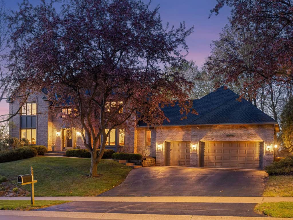 Photo of 11202 Mount Curve Road, Eden Prairie, MN 55347 (MLS # 7130921)