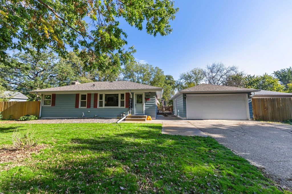 Photo of 11832 Crawford Road W, Hopkins, MN 55343 (MLS # 7008937)