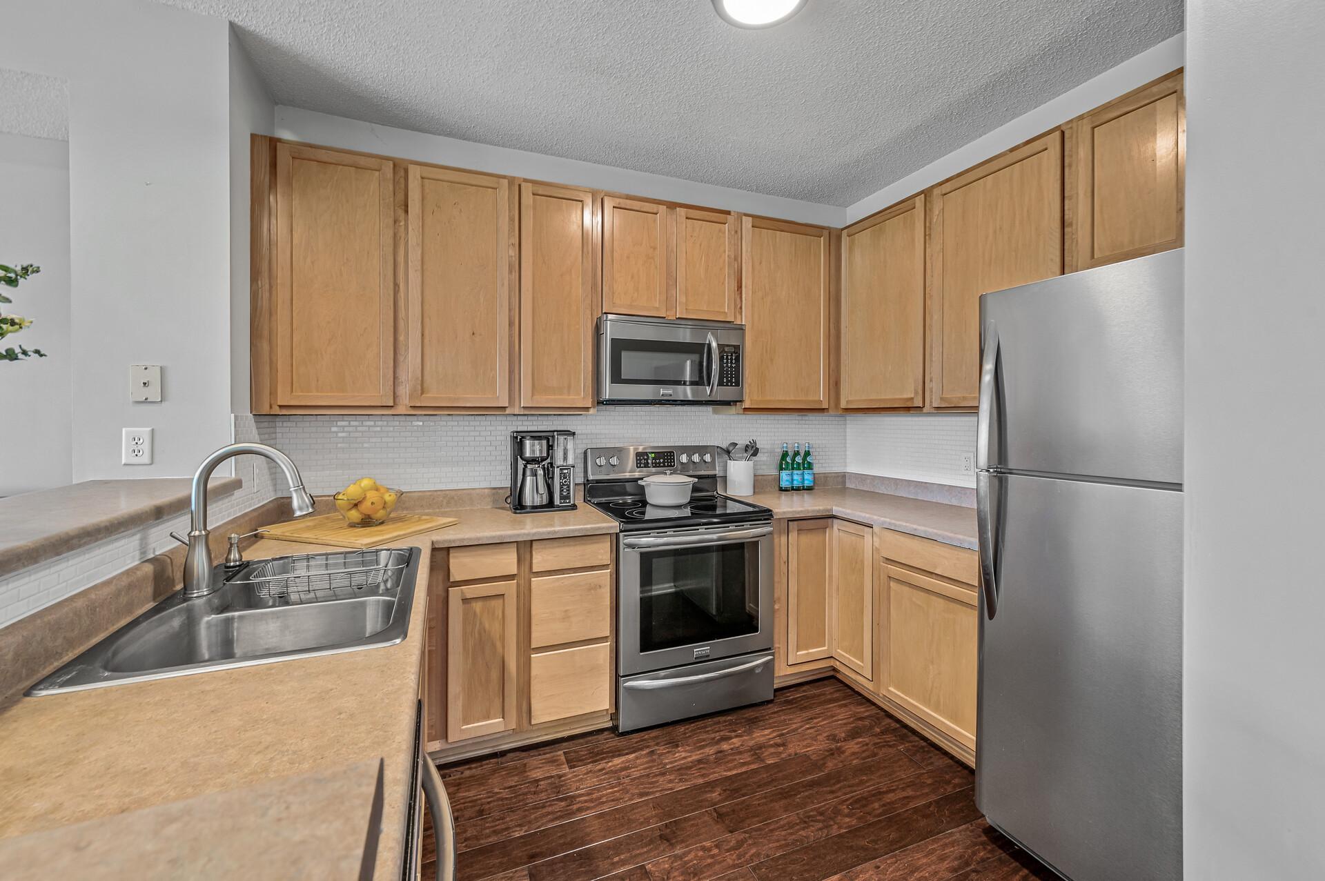 515 N 1st St 405