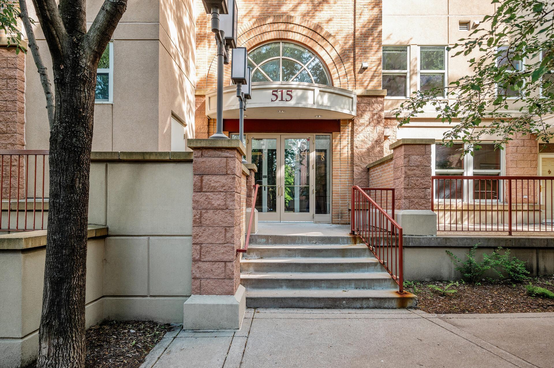 515 N 1st St 405