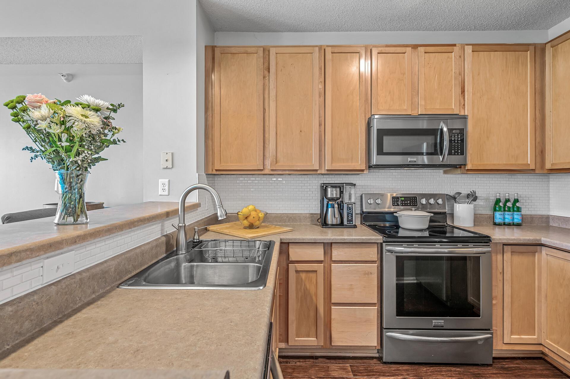 515 N 1st St 405