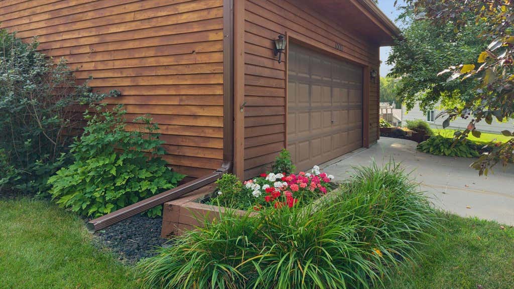 Photo of 1521 Bruers Court, Chaska, MN 55318 (MLS # 7118089)