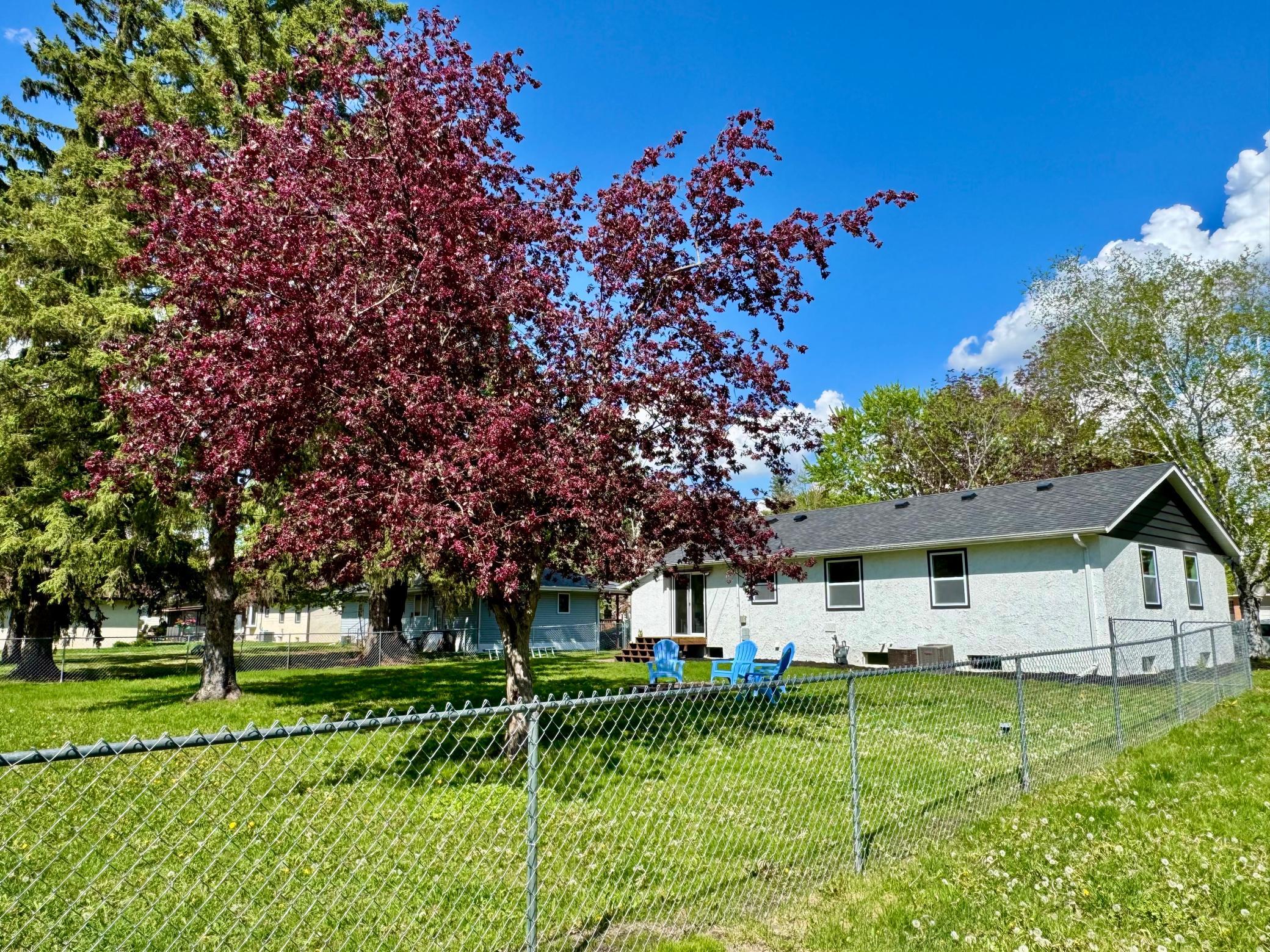 1203 10th Avenue NE