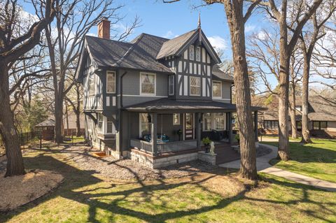 2268 Knapp Street Saint Paul MN 55108