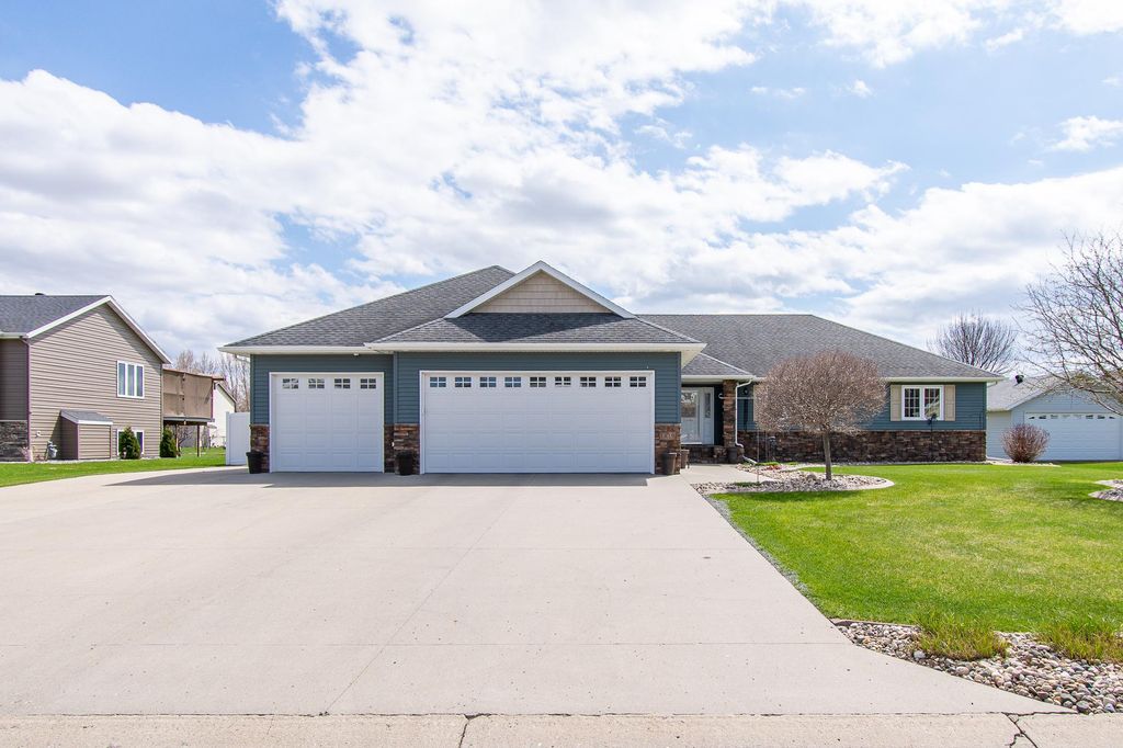 Photo of 1819 52nd Avenue N, Moorhead, MN 56560 (MLS # 7067176)