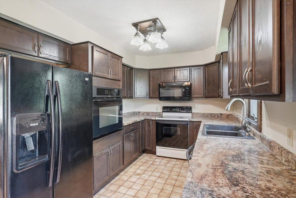 Photo of 577 White Oak Drive, Hudson, WI 54016 (MLS # 7057560)