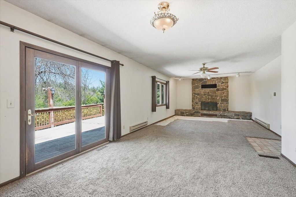 Photo of 577 White Oak Drive, Hudson, WI 54016 (MLS # 7057560)