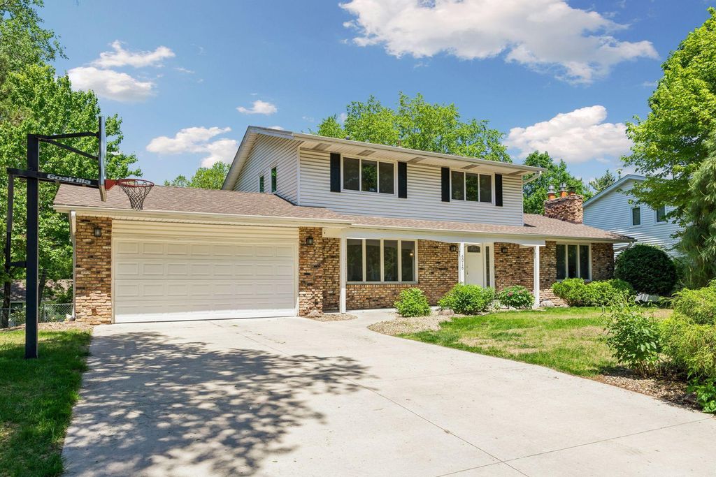Photo of 6016 Eden Prairie Road, Edina, MN 55436 (MLS # 7068966)