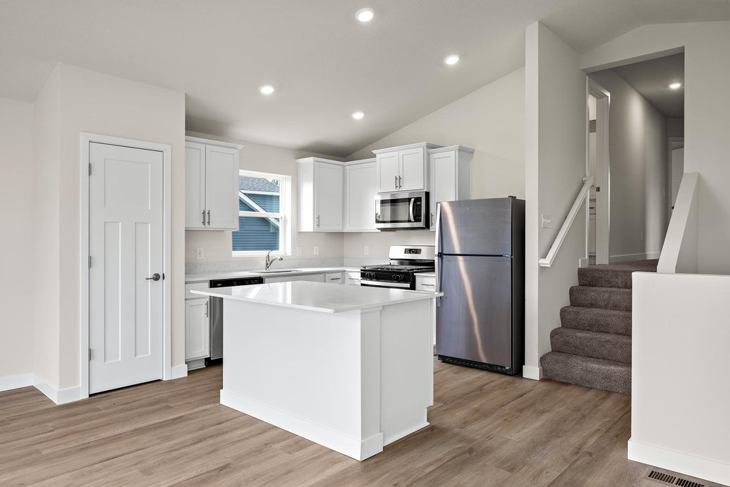 Photo of 906 Spruce Circle N, Cambridge, MN 55008 (MLS # 7164553)
