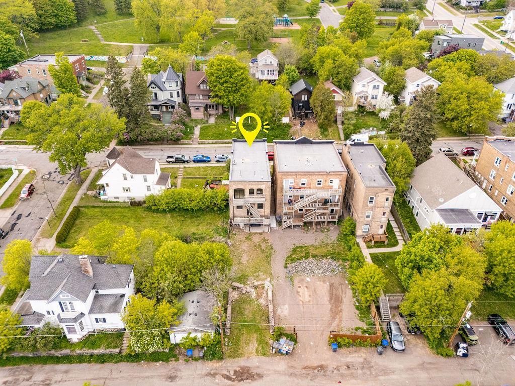 Photo of 24 W 5th Street, Duluth, MN 55806 (MLS # 7088390)