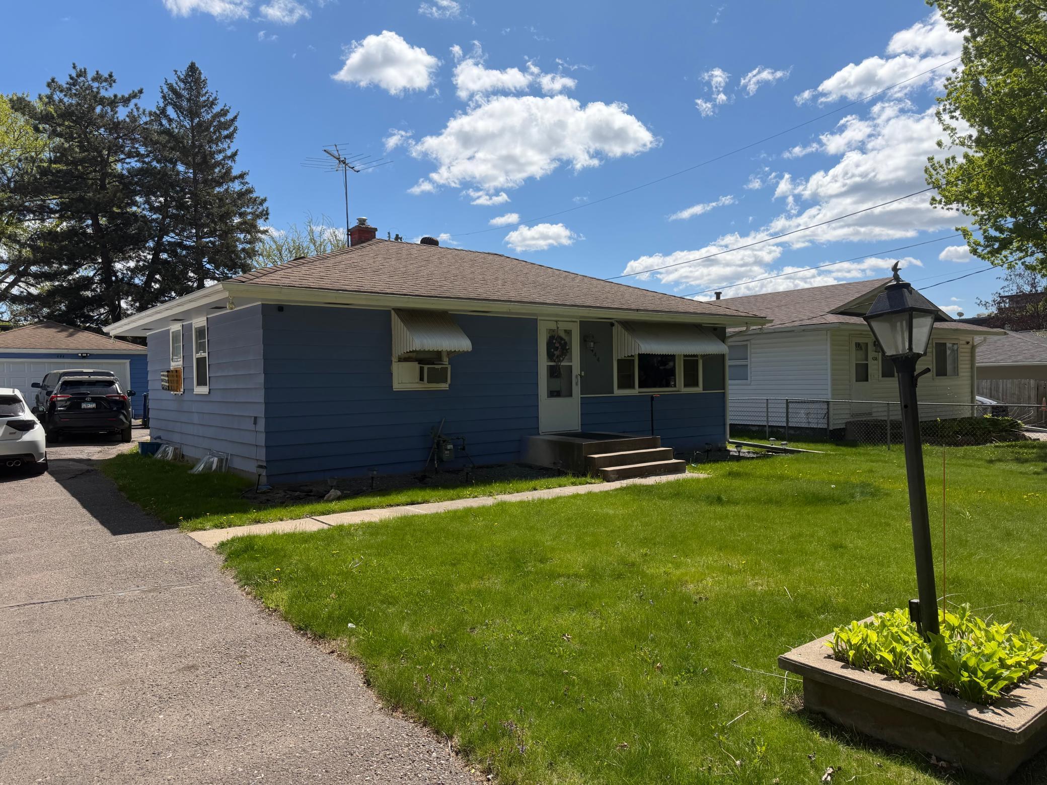 444 Van Dyke Street