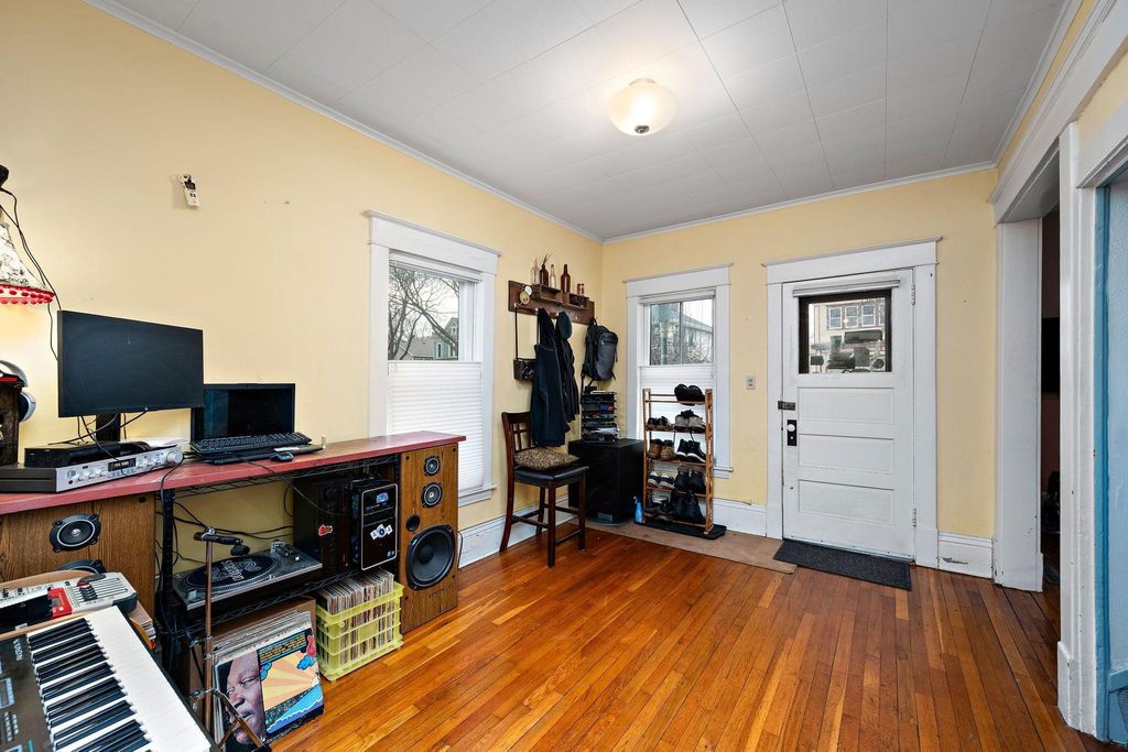 Photo of 2523 16th Avenue S, Minneapolis, MN 55404 (MLS # 7020388)