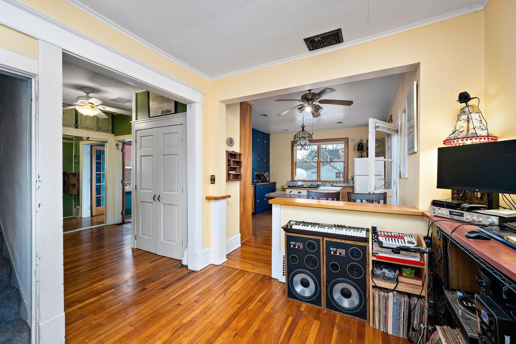 Photo of 2523 16th Avenue S, Minneapolis, MN 55404 (MLS # 7020388)