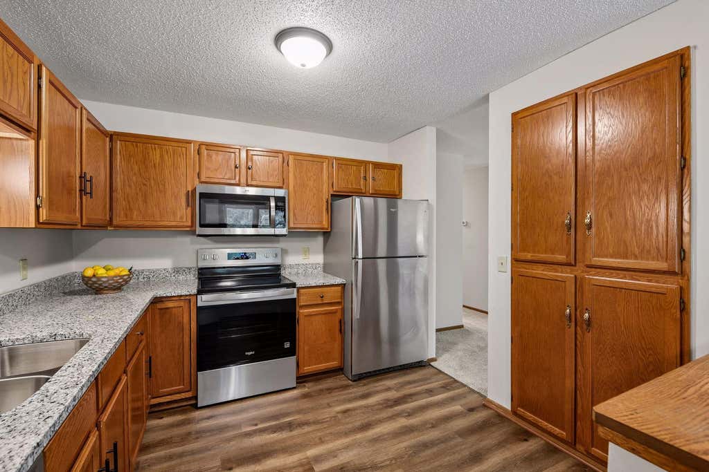 Photo of 15275 Lesley Lane, Eden Prairie, MN 55346 (MLS # 7130332)