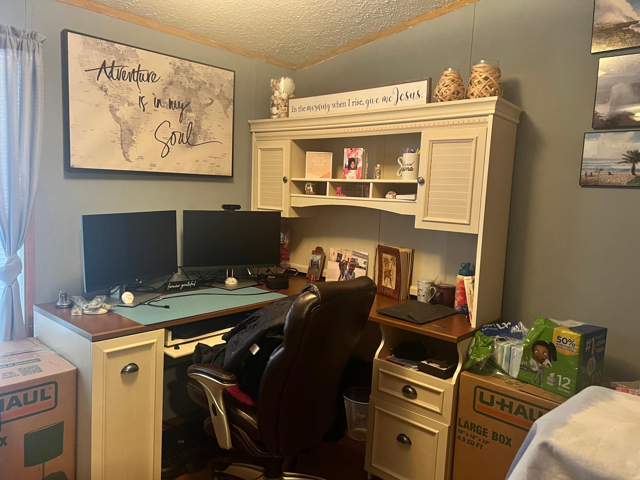 2004 Round Table Road