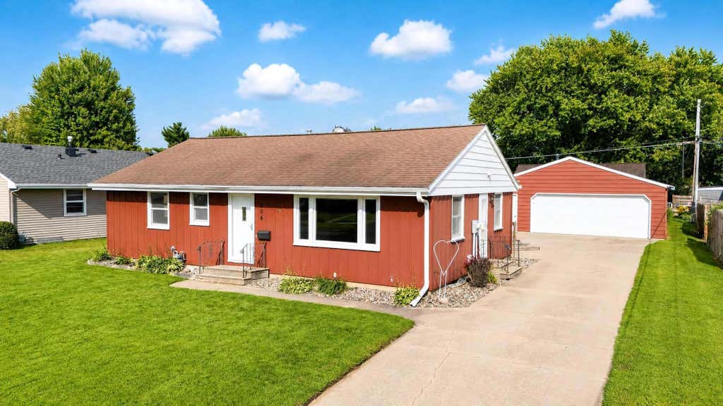 Photo of 304 18th Street NW, Austin, MN 55912 (MLS # 7131401)