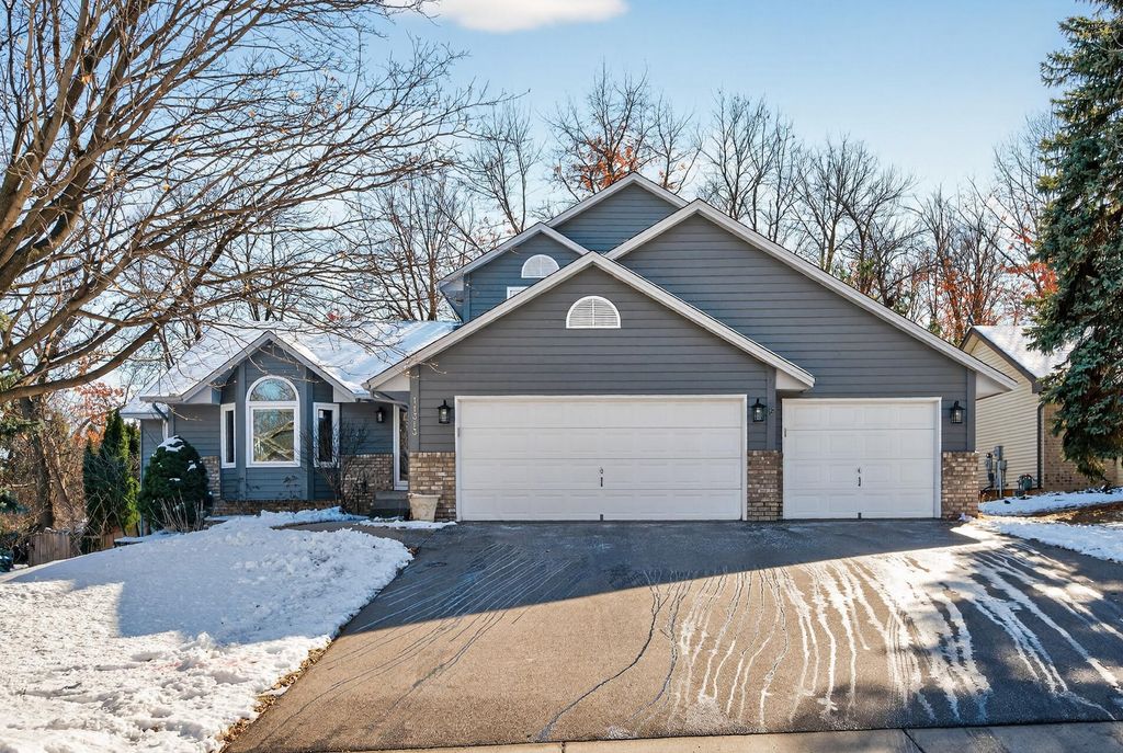Photo of 11313 71st Avenue N, Maple Grove, MN 55369 (MLS # 7060707)