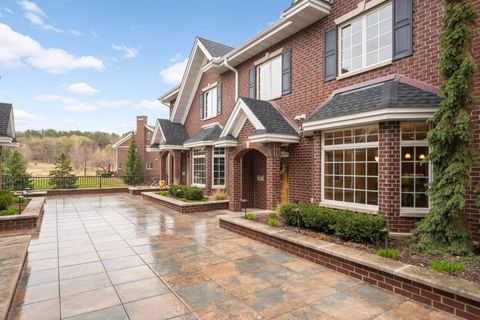 10855 Falling Water Lane B Woodbury MN 55129