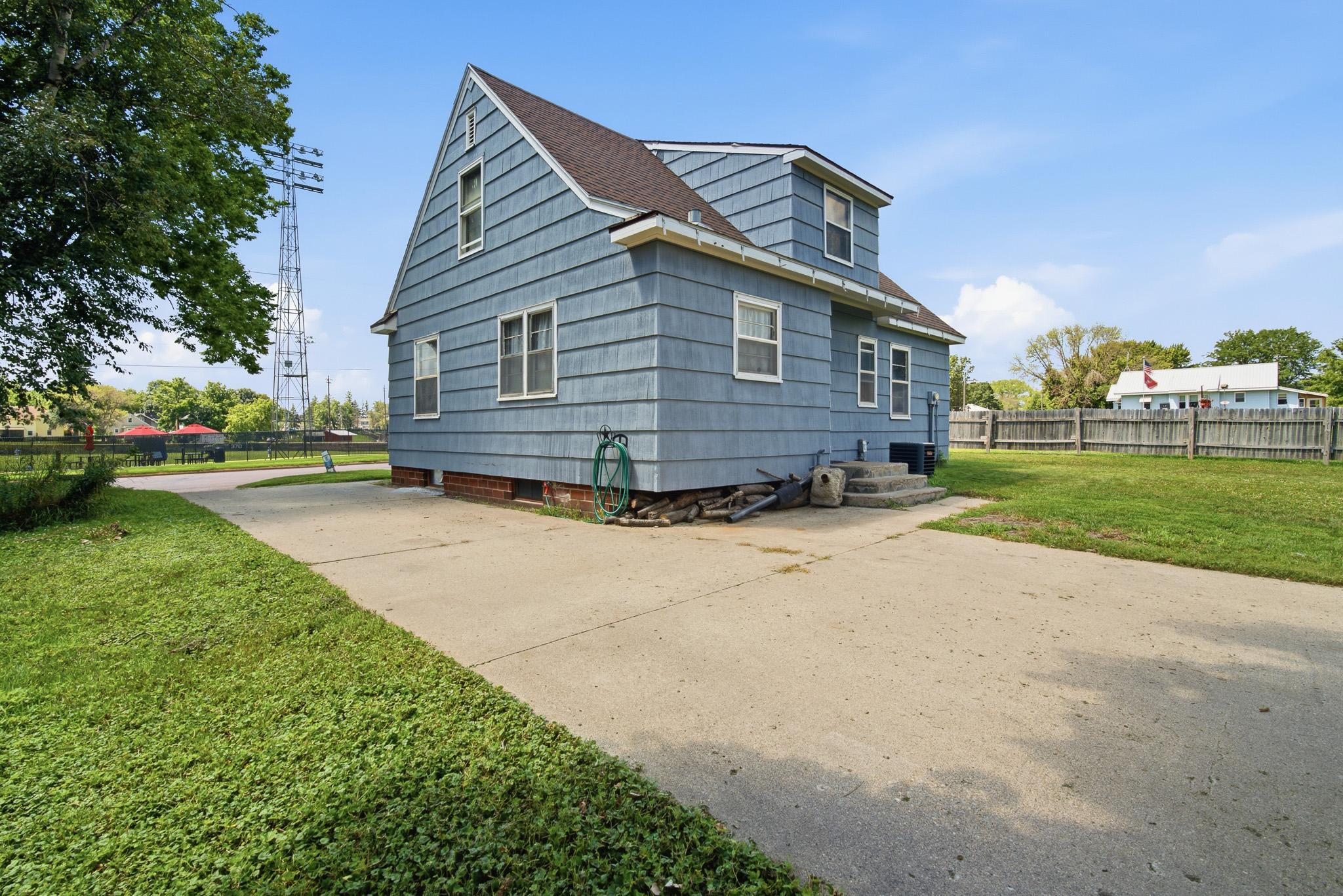 207 7th Avenue S - Photo 4