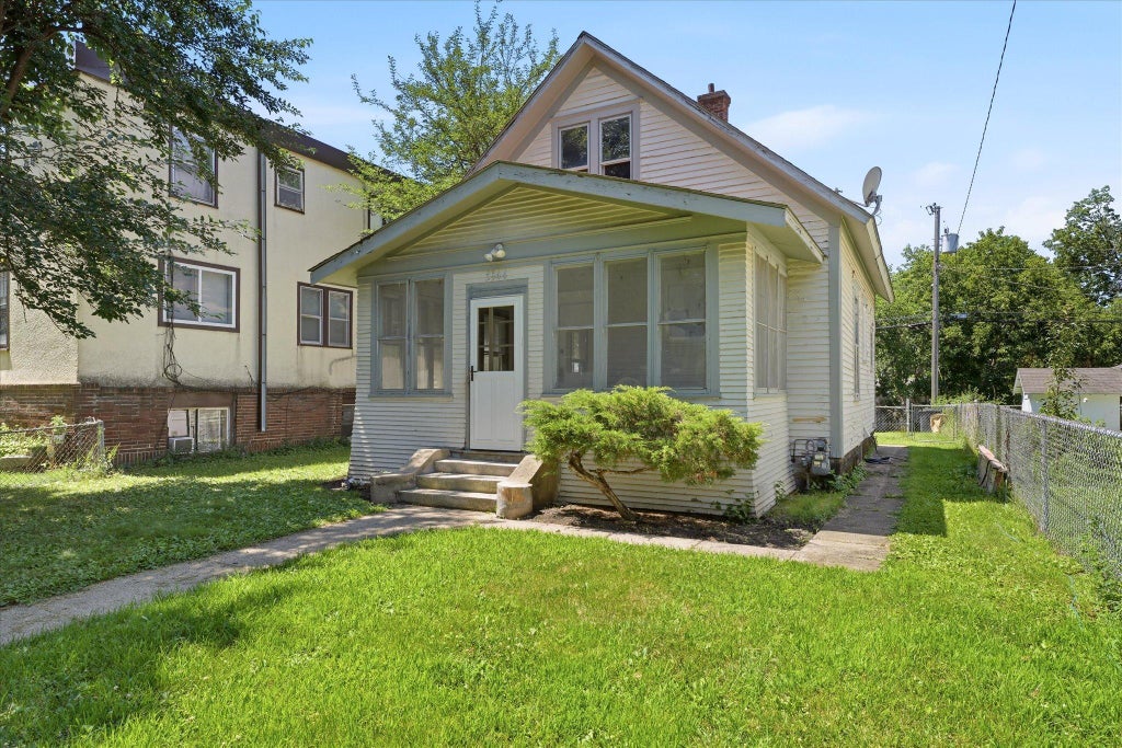 Photo of 3944 Oakland Avenue, Minneapolis, MN 55407 (MLS # 7102837)