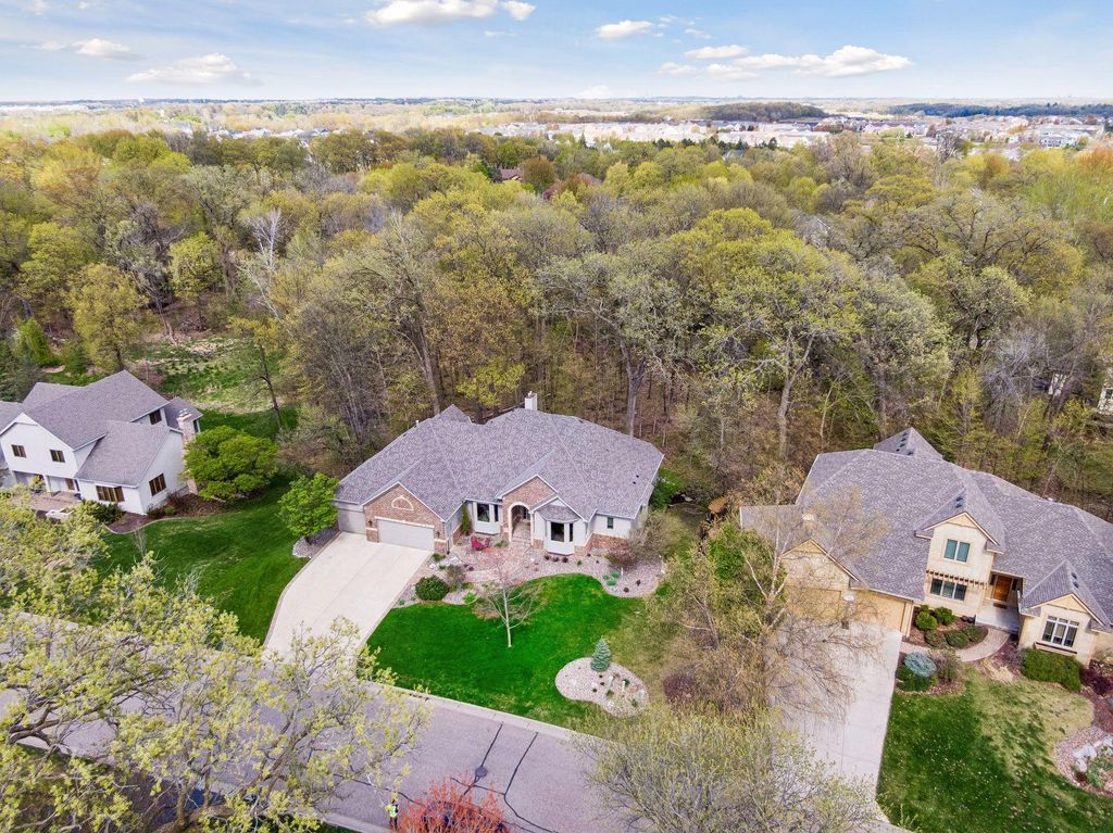 Photo of 2865 Autumn Woods Drive, Chaska, MN 55318 (MLS # 7063574)