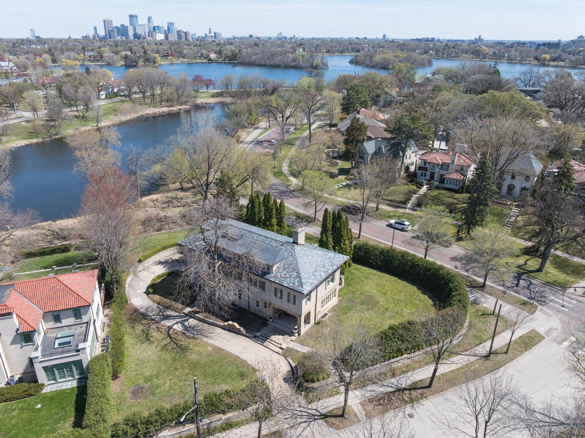 2728 Dean Parkway