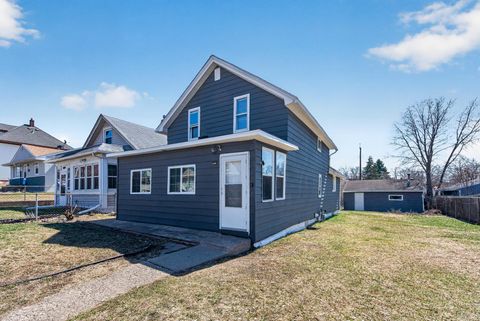 Photo of 372 Lawson Avenue E, Saint Paul, MN 55130 (MLS # 7058900)