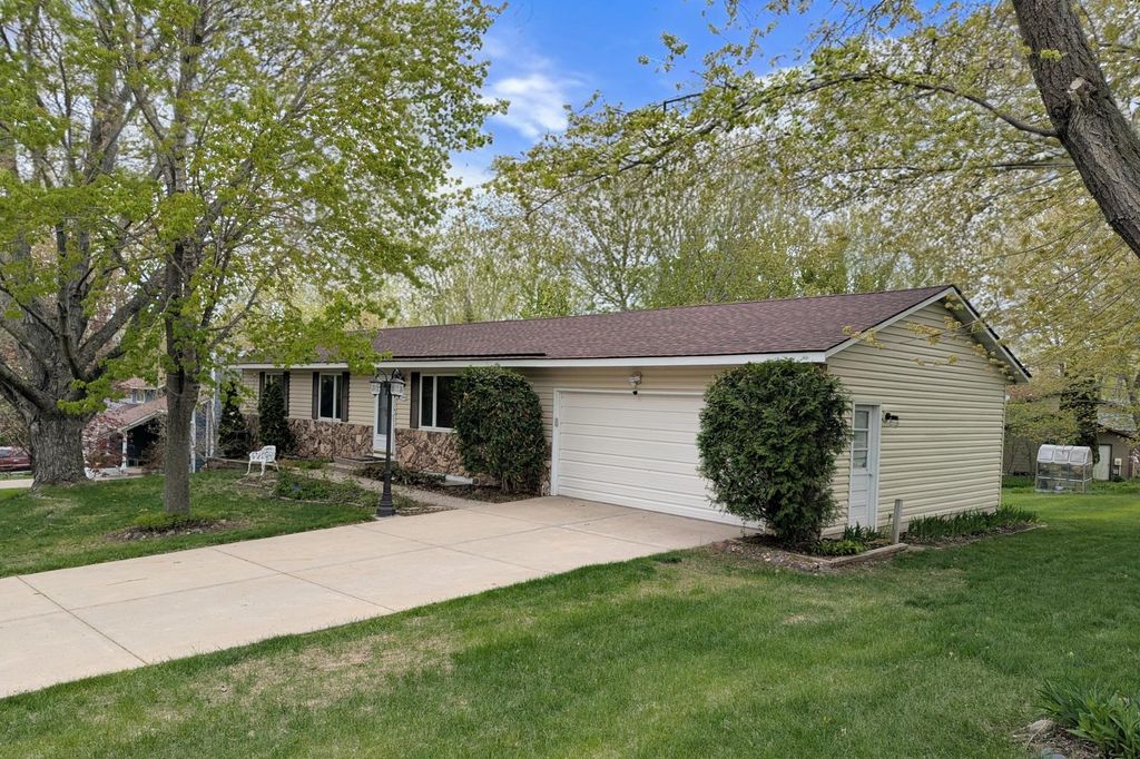 Photo of 19055 Jordan Trail, Lakeville, MN 55044 (MLS # 7069894)
