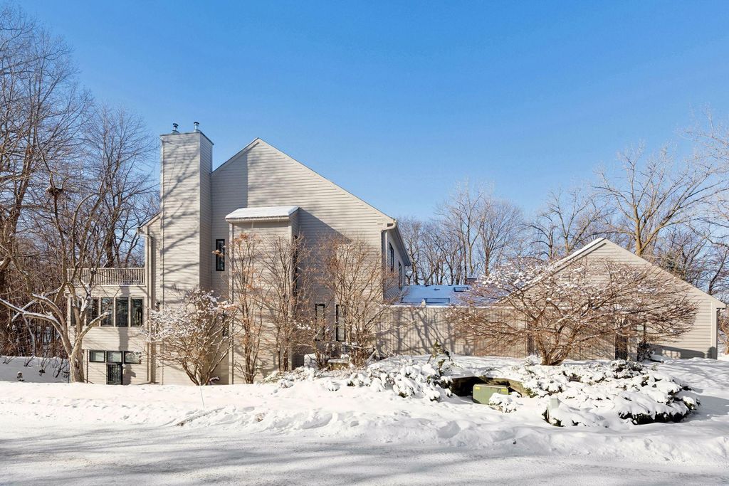 Photo of 4610 Bayswater Road, Shorewood, MN 55331 (MLS # 6808534)