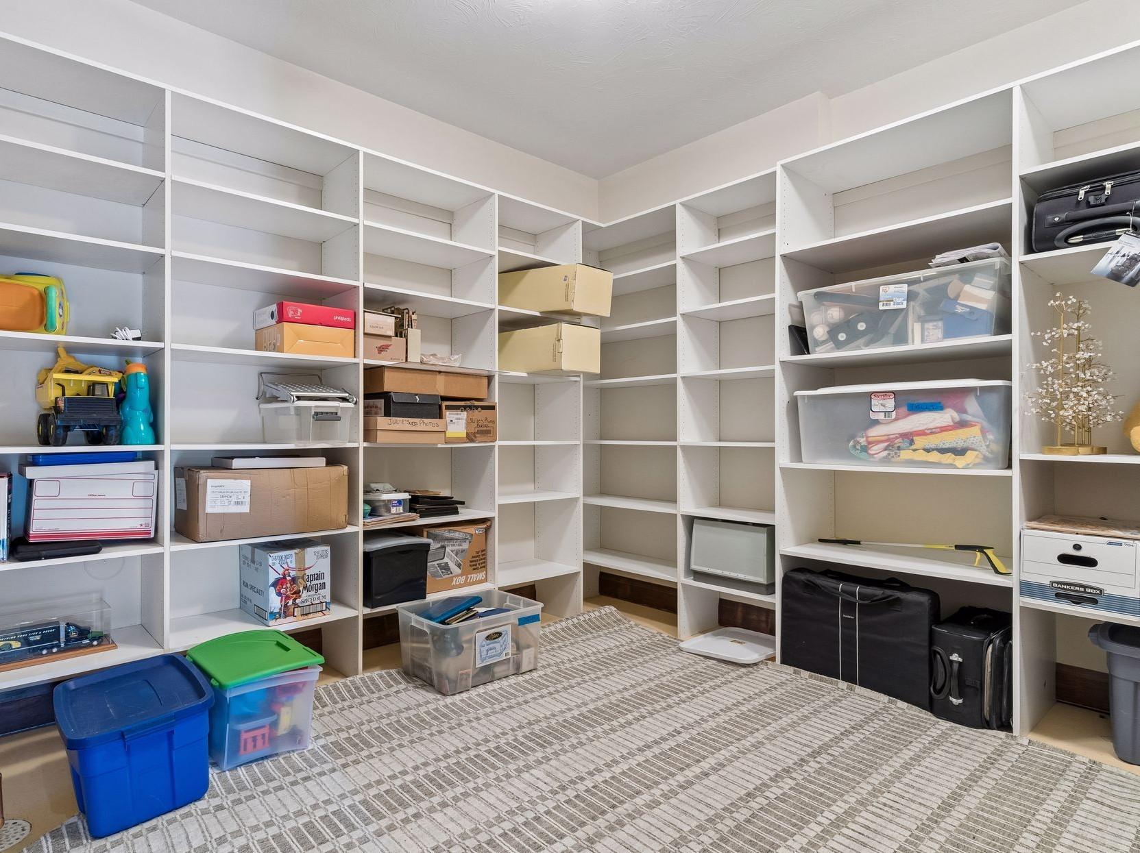 Saint Paul, Minnesota, 55118, United States, 3 Bedrooms Bedrooms, ,3 BathroomsBathrooms,Residential,Active,2036049