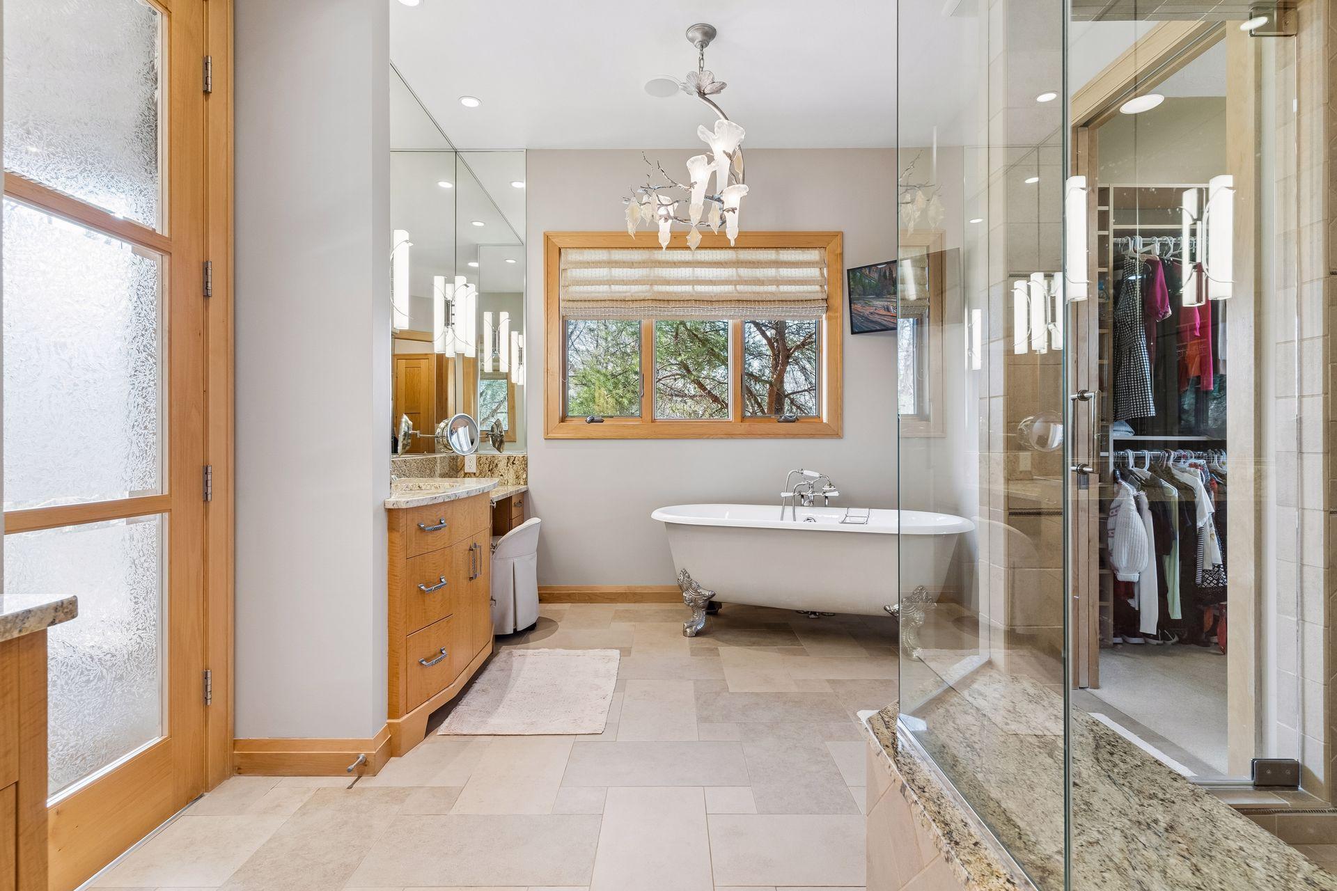 Saint Paul, Minnesota, 55118, United States, 3 Bedrooms Bedrooms, ,3 BathroomsBathrooms,Residential,Active,2036049