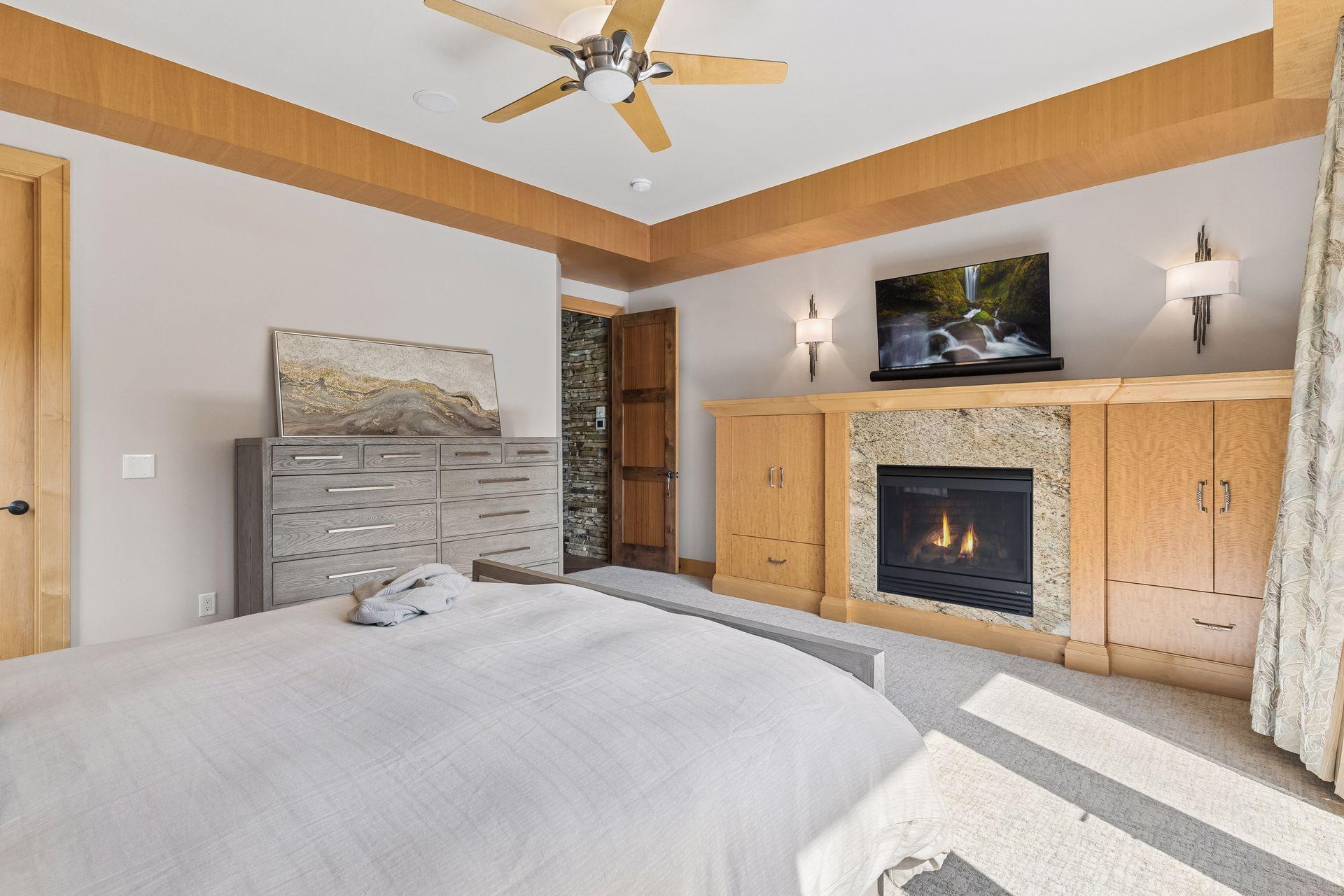 Saint Paul, Minnesota, 55118, United States, 3 Bedrooms Bedrooms, ,3 BathroomsBathrooms,Residential,Active,2036049