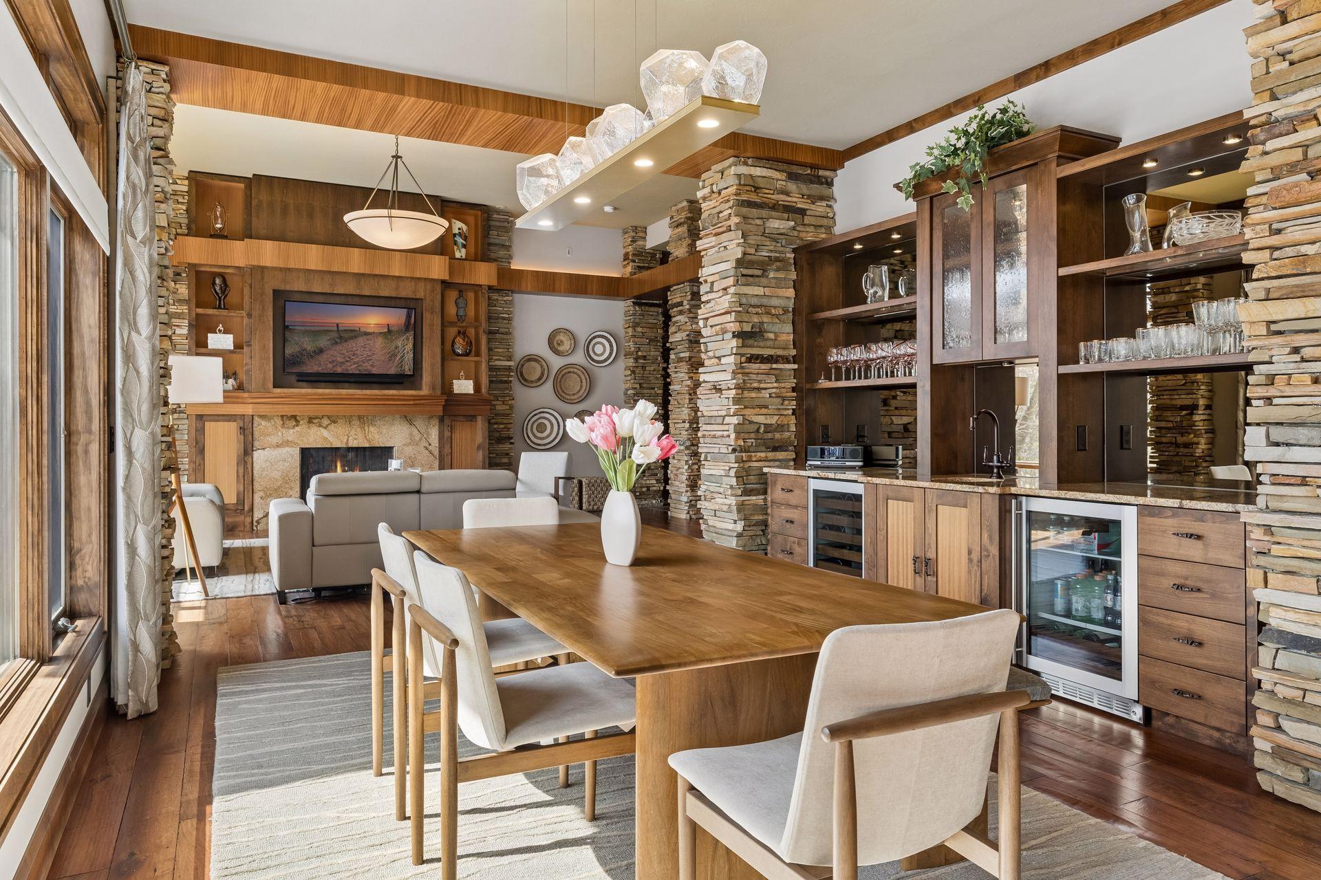 Saint Paul, Minnesota, 55118, United States, 3 Bedrooms Bedrooms, ,3 BathroomsBathrooms,Residential,Active,2036049