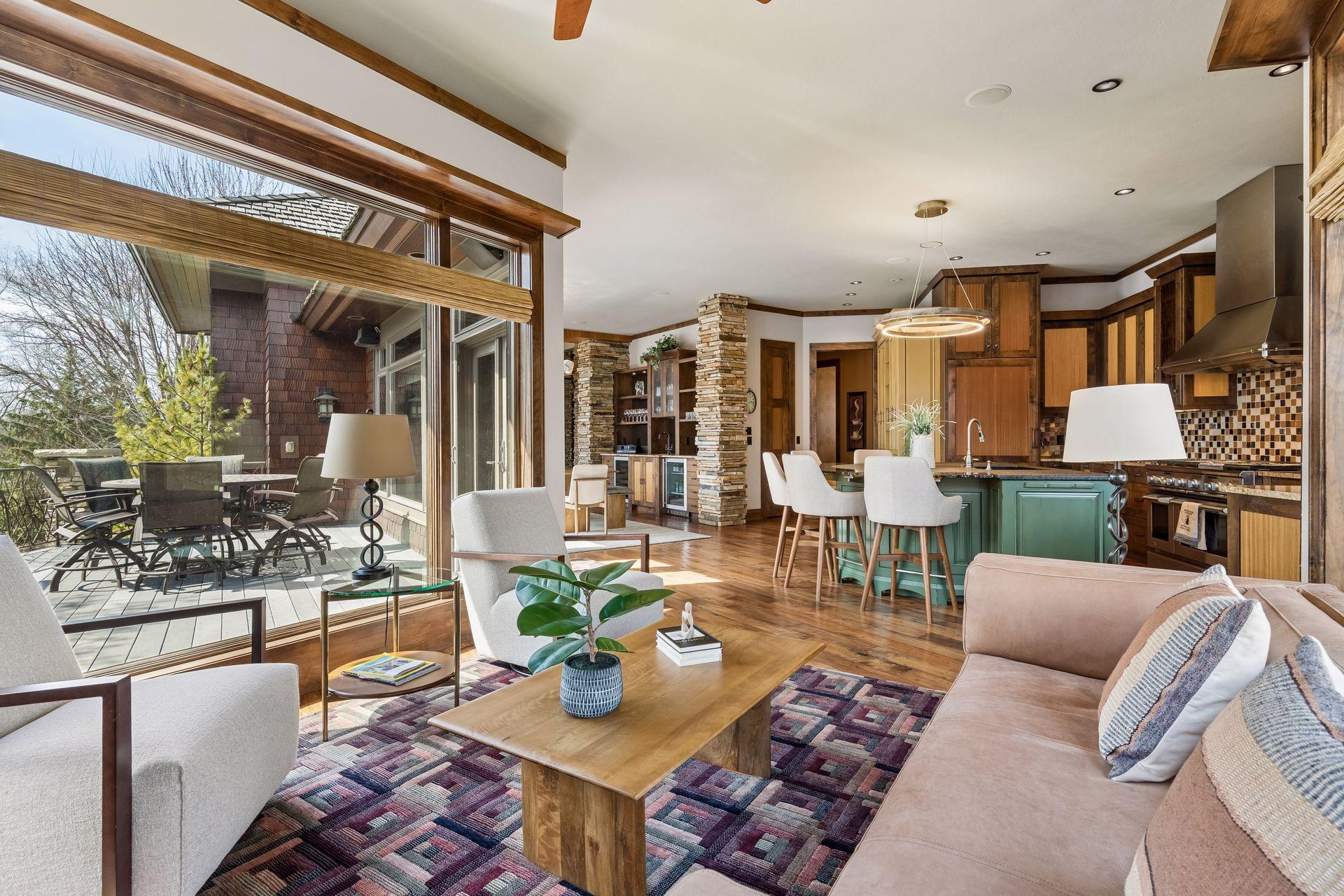 Saint Paul, Minnesota, 55118, United States, 3 Bedrooms Bedrooms, ,3 BathroomsBathrooms,Residential,Active,2036049