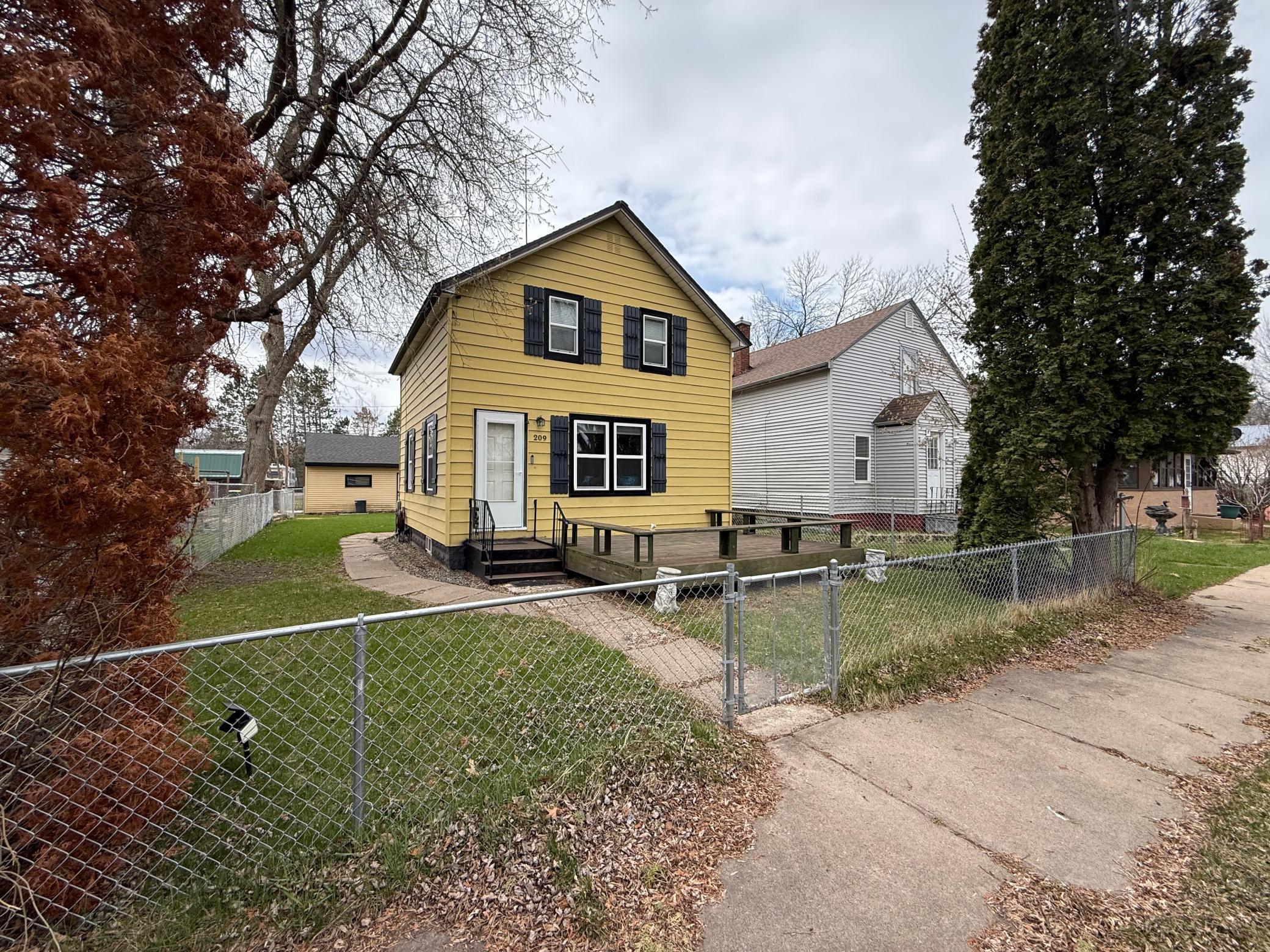 209 W Howard Avenue