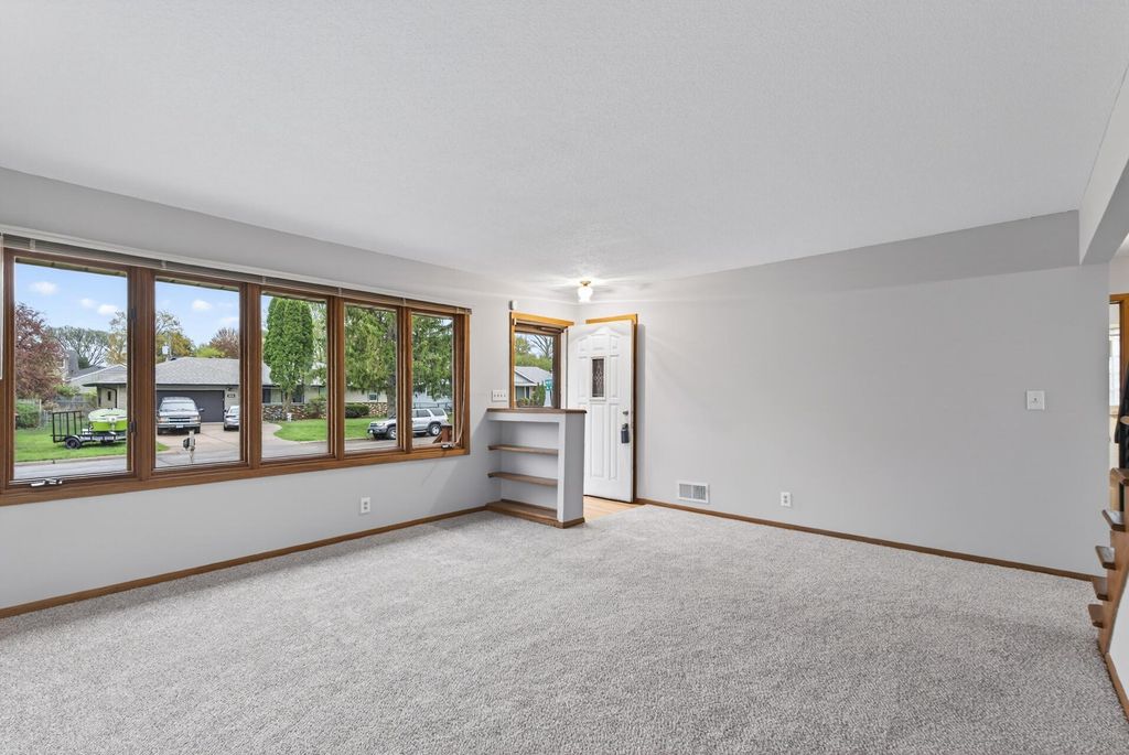 Photo of 436 21st Avenue S, South Saint Paul, MN 55075 (MLS # 7039351)