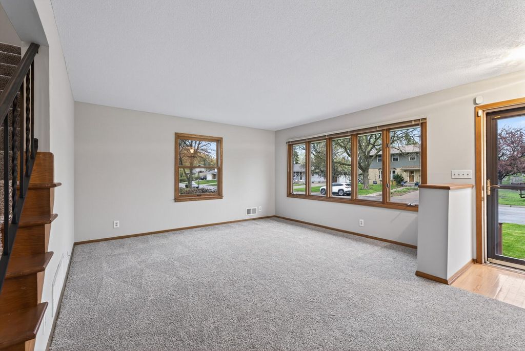 Photo of 436 21st Avenue S, South Saint Paul, MN 55075 (MLS # 7039351)