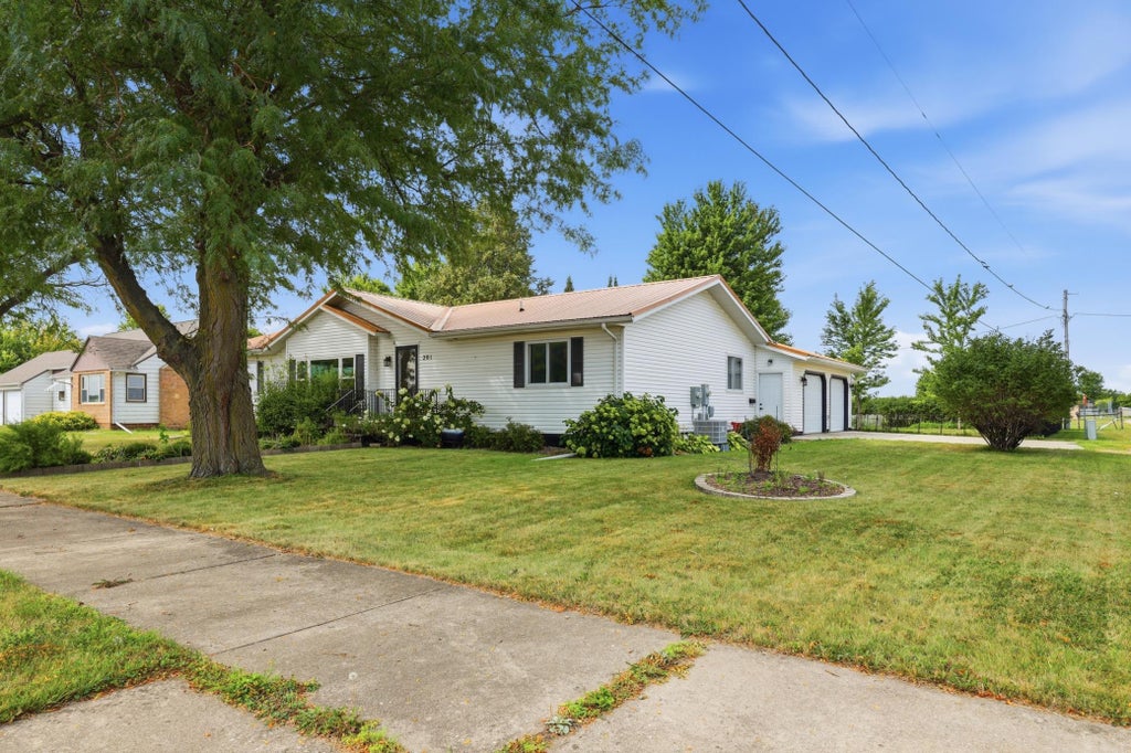 Photo of 201 White Street S, Comfrey, MN 56019 (MLS # 7138117)
