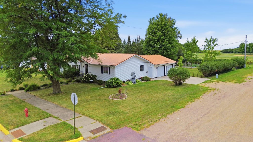 Photo of 201 White Street S, Comfrey, MN 56019 (MLS # 7138117)